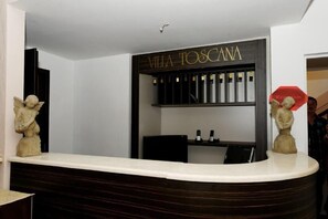 Reception - Hotel Villa Toscana (Gersthofen)