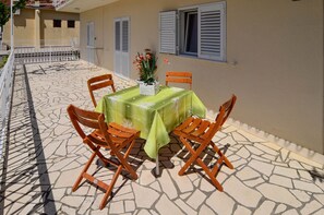 Outdoor dining - Apartments Marina (Orebic)