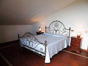 2 bedrooms, iron/ironing board, travel cot, bed sheets