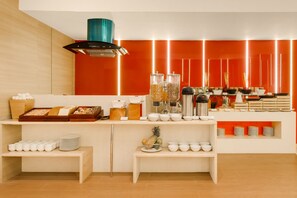 Daily buffet breakfast (INR 550 per person) - Red Fox by Lemon Tree Hotels, Vijayawada (Vijayawada)