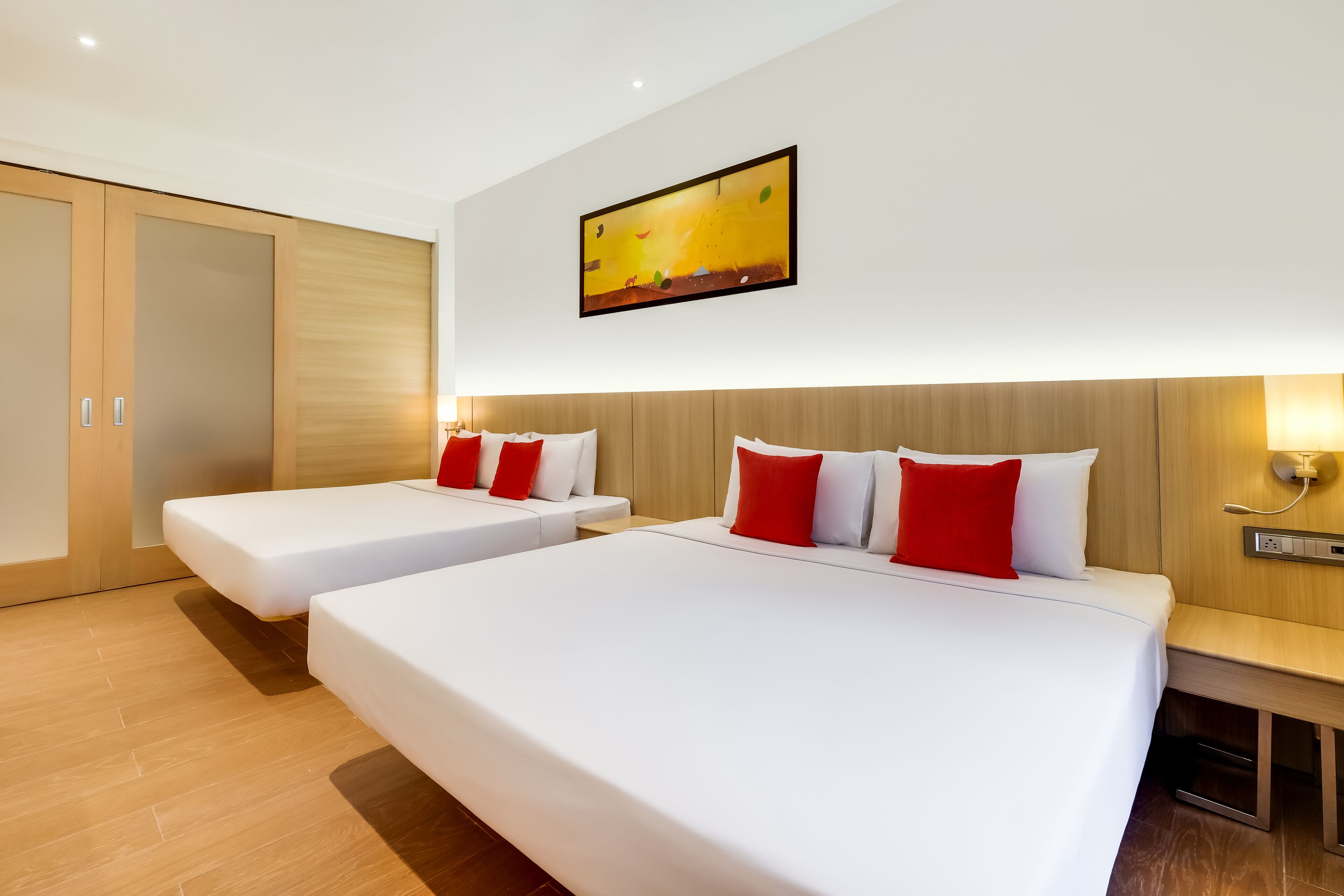 Executive Suite | Living room | Flat-screen TV