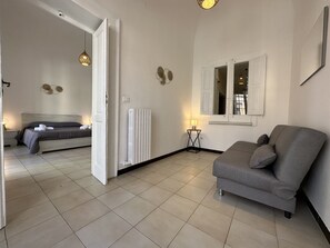 Deluxe Apartment | Premium bedding, memory foam beds, laptop workspace, free WiFi - Appartamento Crispi (Bari)