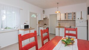 Apartamento, 3 habitaciones | Zona de estar