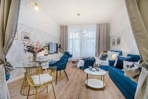 Deluxe Apartment (Slezska 23) | Living area