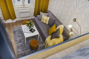 Studio (Apartment, Slezska 42) | Décor unique, ameublement unique, bureau