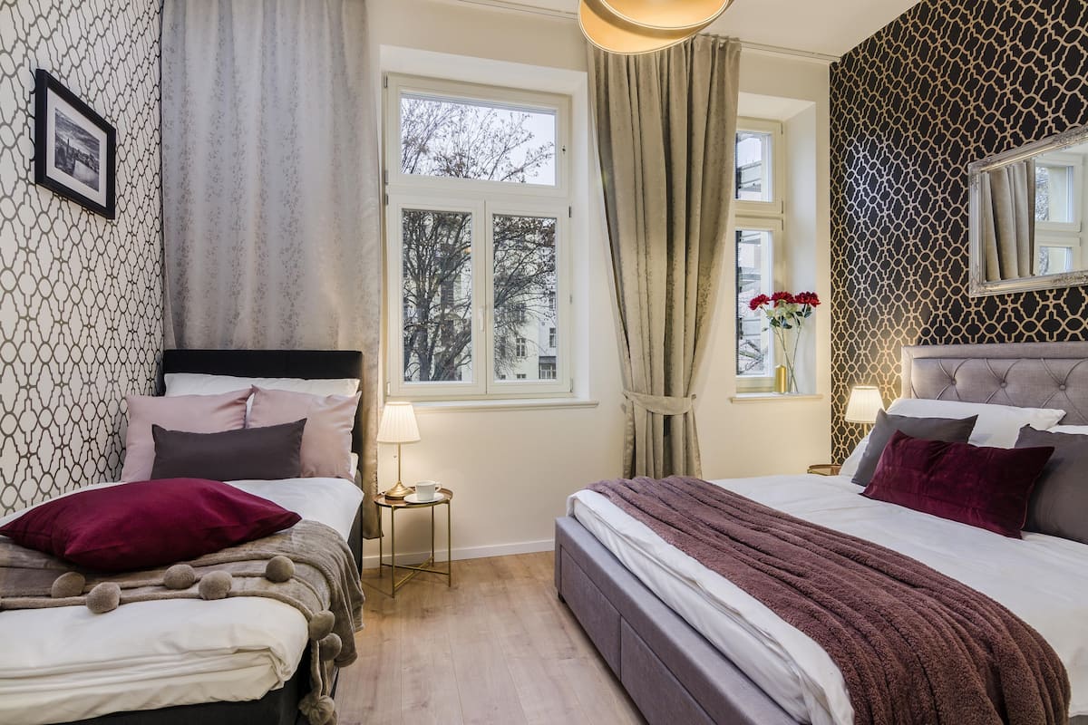 Decoración personalizada, muebles diferentes y escritorio