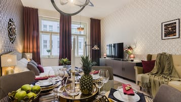 Design Apartment, 2 Bedrooms (Slezska 43) | In-room dining