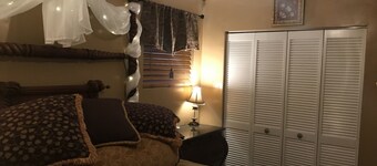 Private Pinellas County Beaches' getaway house 