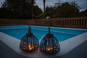 季节性开放的室外游泳池