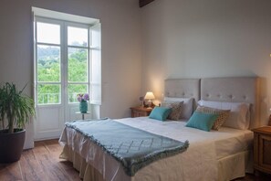 Double or Twin Room, Garden View | Down duvets, memory-foam beds, individually decorated - Posada Seis Leguas (Cartes)