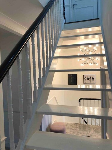 Stylishly decorated apartment - great for families & long term bookings