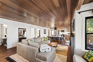 Smart TV, fireplace, DVD player, stereo