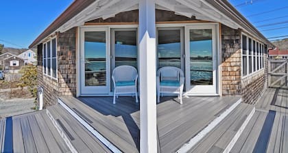 Sunset Cove: Waterfront at Goose Cove