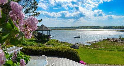 Sunset Cove: Waterfront at Goose Cove