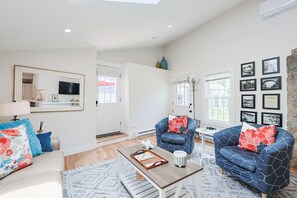 TV - Granite Cottage: Pigeon Cove Delight (Rockport)