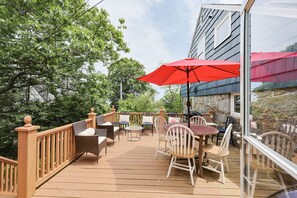 تناول الطعام بالخارج