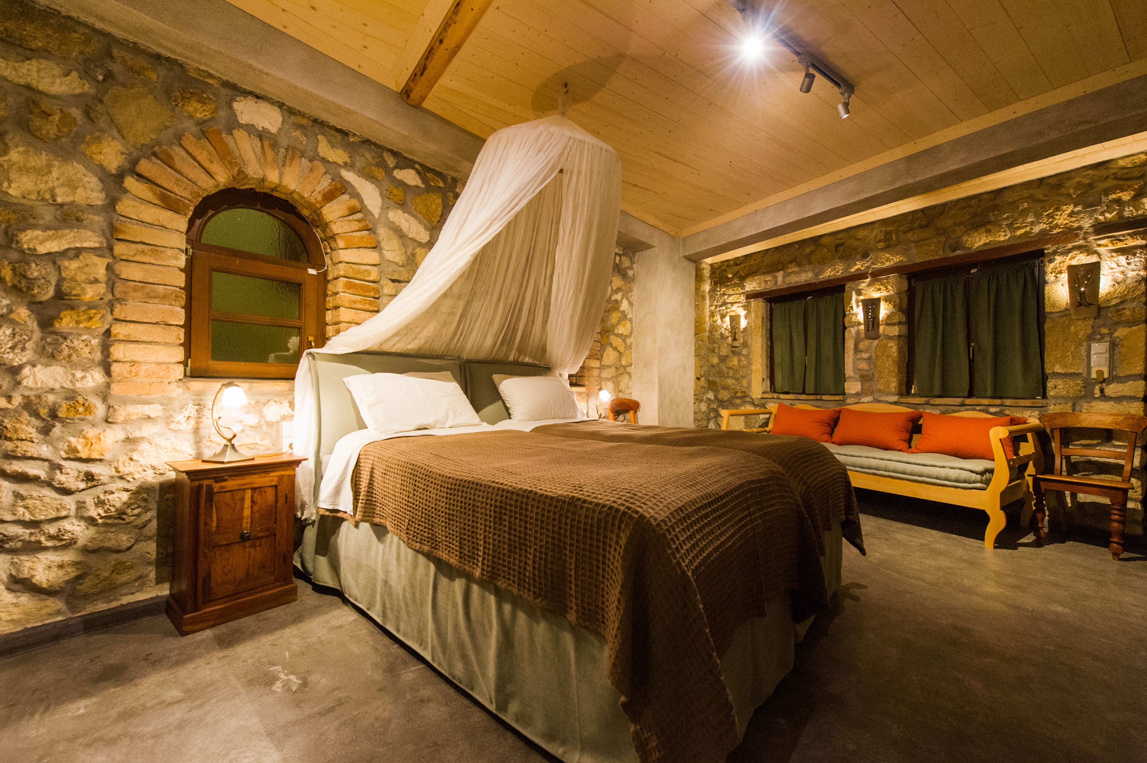 Studio Deluxe (Artemis)