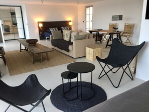 Suite, Terrace | Living area - Galerie, Tumulus de la Hogue (Fontenay-le-Marmion)