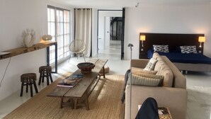 Suite, Terrace | Living area - Galerie, Tumulus de la Hogue (Fontenay-le-Marmion)