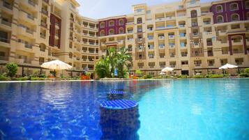 Kolam renang outdoor