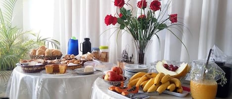 Free daily buffet breakfast