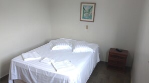 ミニバー、デスク、アイロン / アイロン台、WiFi (無料)