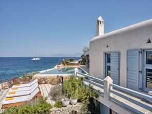 Balcony view - Belvedere Waterfront Villa & Suites - The Leading Hotels of the World (Mykonos)