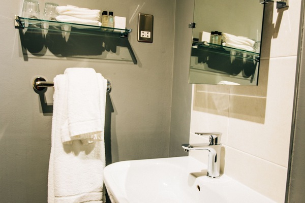 Double or Twin Room | Bathroom | Shower, towels