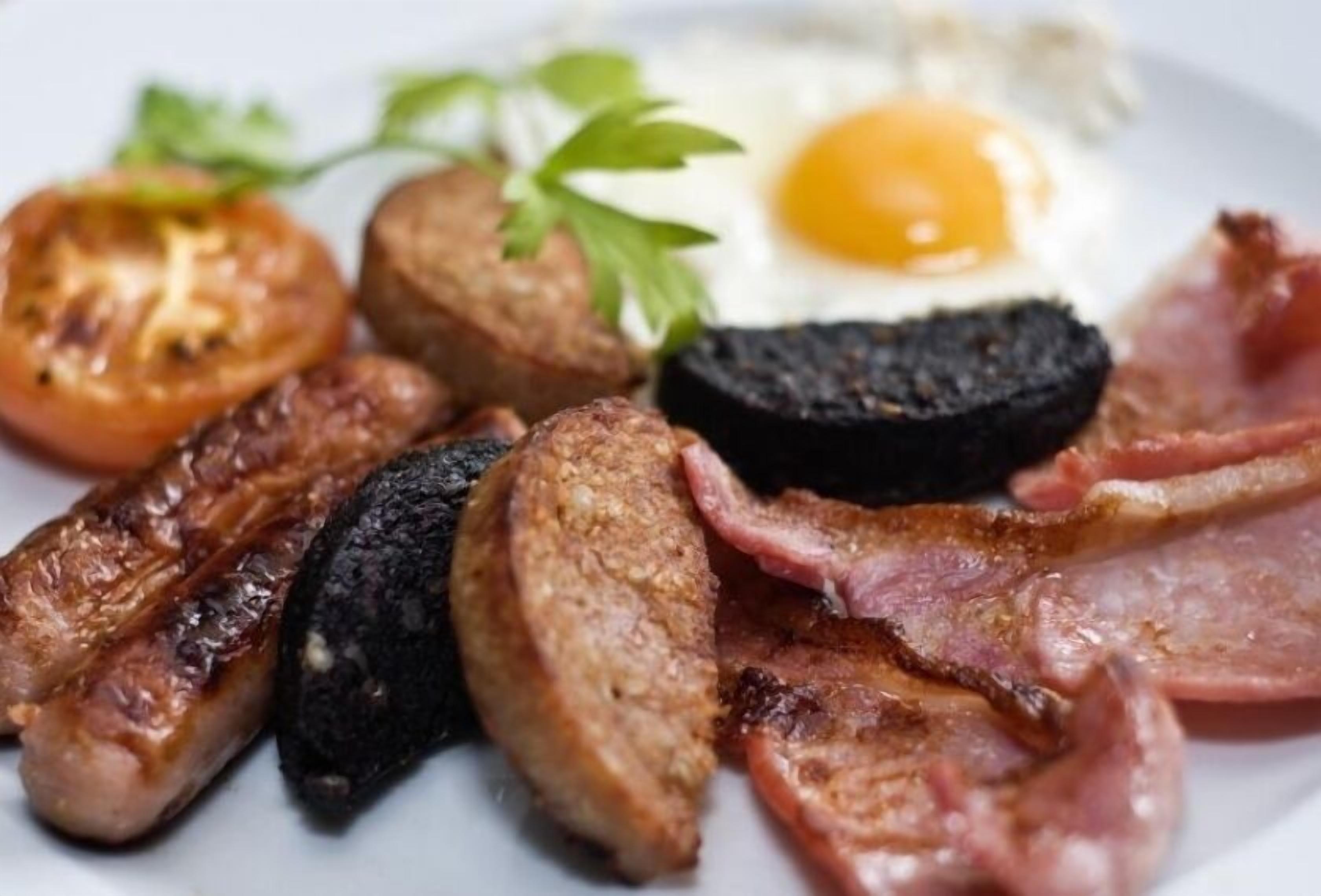 free daily cooked-to-order breakfast