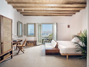 Minibar, in-room safe, desk, laptop workspace - Belvedere Hilltop Complex Rooms & Suites - The Leading Hotels of the World (Mykonos)