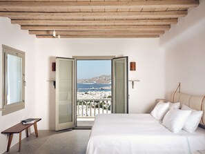Hilltop Sea View Suite | Minibar, in-room safe, desk, laptop workspace - Belvedere Hilltop Complex Rooms & Suites - The Leading Hotels of the World (Mykonos)