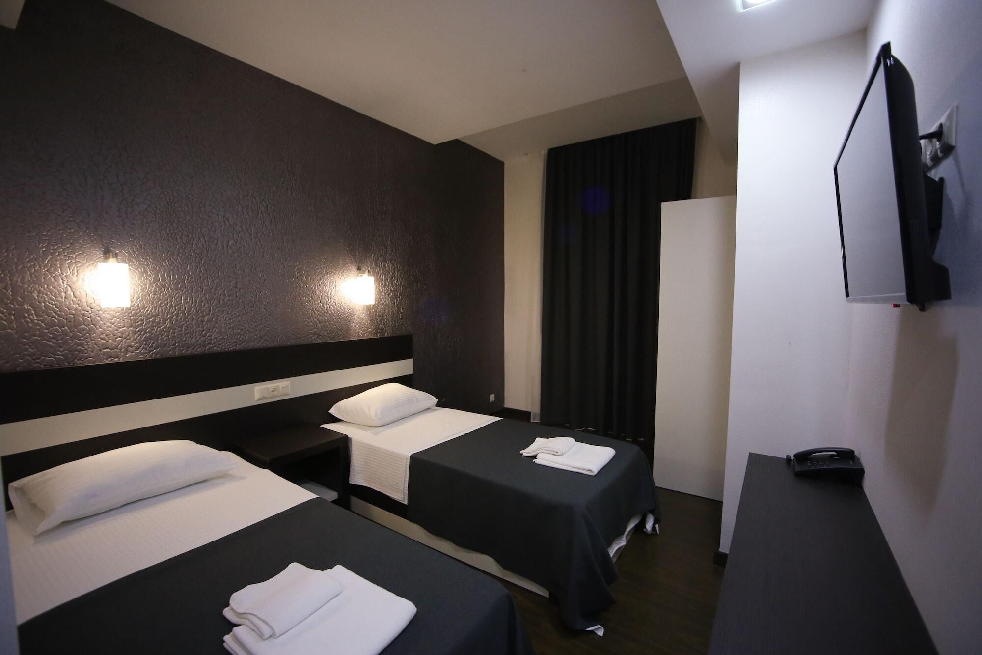 Premium bedding, soundproofing, WiFi (free), bed sheets