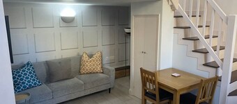 The Coach House with Parking - Hopewell