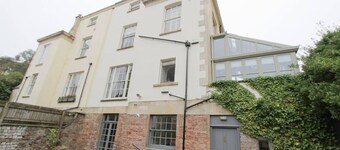 Large Clifton One Bed Flat + Parking