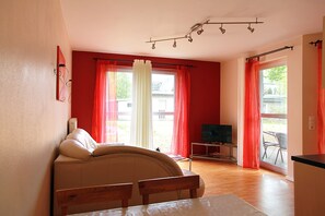 Apartment (9 inkl. Endreinigung EUR 69) | Living room | Flat-screen TV - Strandparadies Juliusruh 1 (Breege)