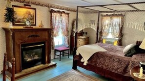 Romantic Room | Individually decorated, individually furnished, iron/ironing board - The Bella Ella B&B (Canandaigua)
