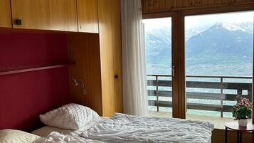 2 bedrooms, free WiFi