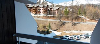 200m from resort center, 3rd floor, balcony, tv, 25m², Vars