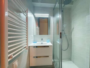 Bathtub