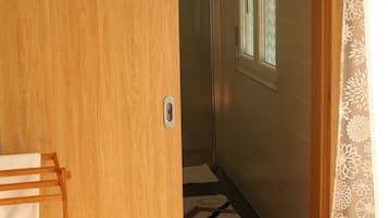 Double Room, Terrace | Iron/ironing board, free WiFi, bed sheets, wheelchair access
