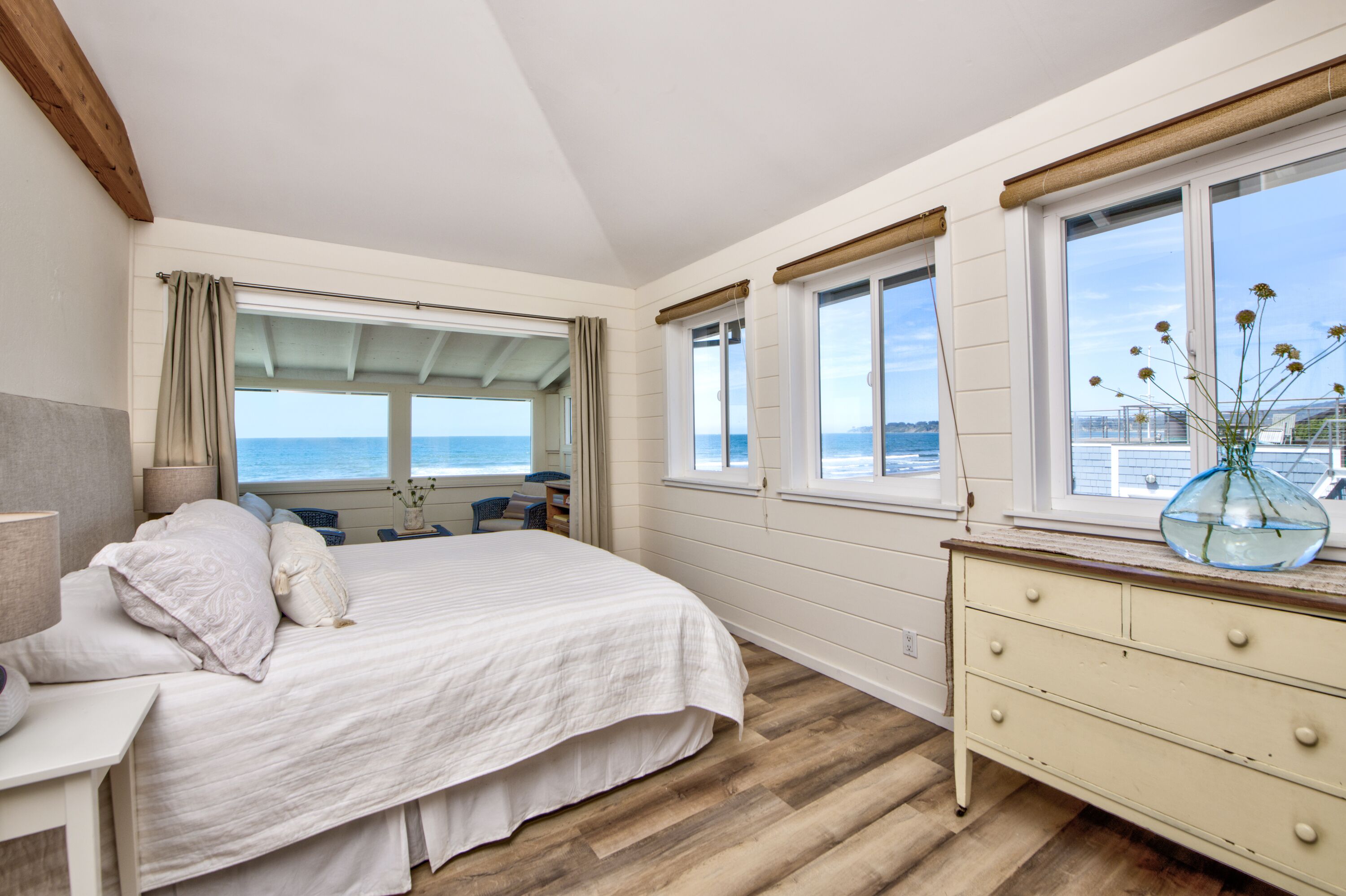 4 室のベッドルーム、WiFi