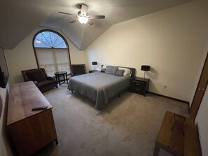 3 bedrooms, desk, iron/ironing board, free WiFi