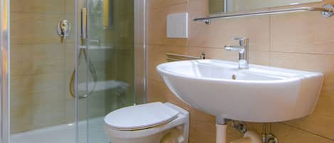 Deluxe-Doppelzimmer, Balkon | Badezimmer