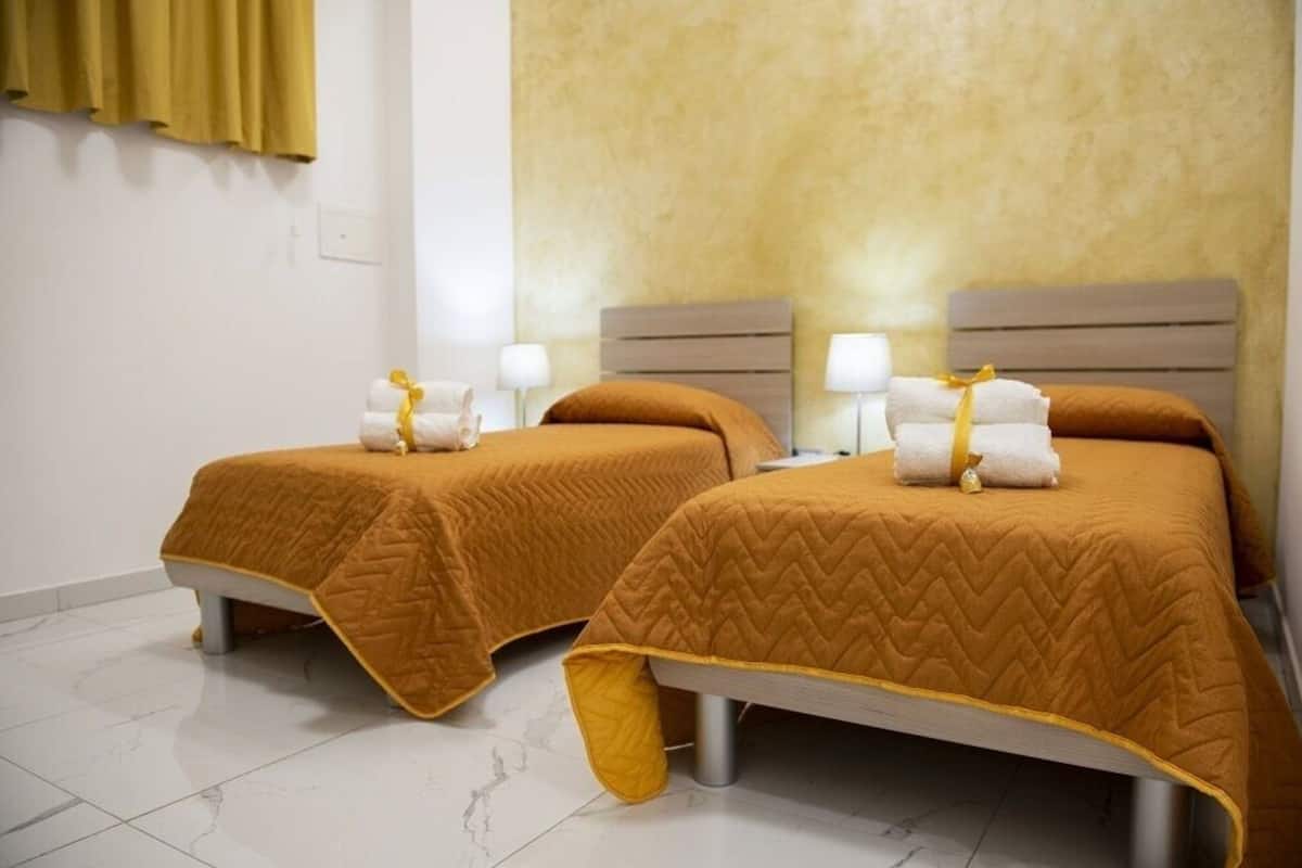 Twin Room, Private Bathroom | Premium bedding, minibar, in-room safe, desk