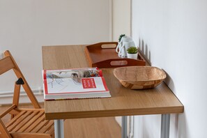 Quarto casal | Escrivaninha, espaço de trabalho para notebook