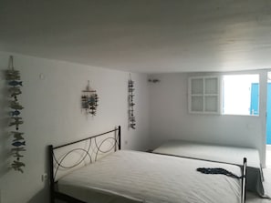 Studio | Iron/ironing board, free WiFi, bed sheets