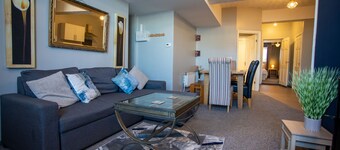 Old Barrington Arms Apartments