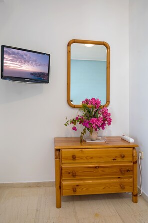 Camera Deluxe con letto matrimoniale o 2 letti singoli, balcone, vista mare | Insonorizzazione, Wi-Fi gratuito, lenzuola