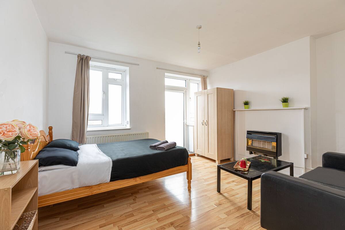 Chambre Double | Fer et planche à repasser, Wi-Fi gratuit, draps fournis