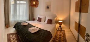 Appartamento Luxury | 1 camera, tende oscuranti, ferro/asse da stiro, Wi-Fi gratuito